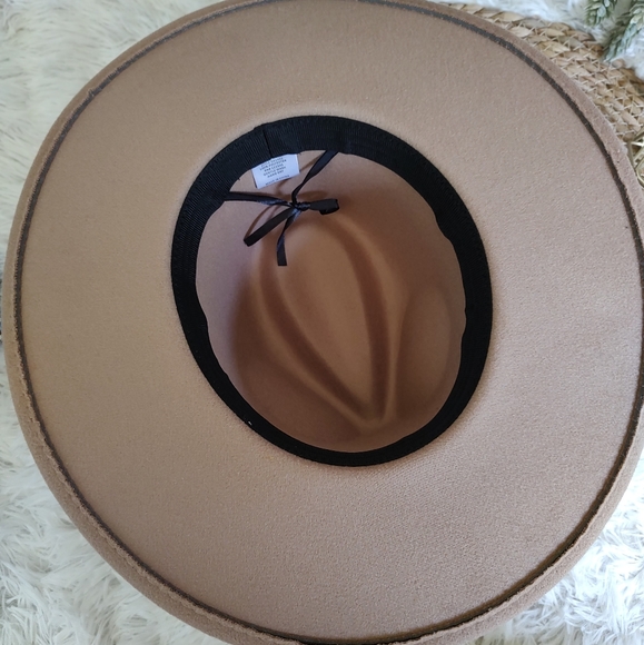 Hand painted hat with cotton & rose pattern. - Picture 5 of 5